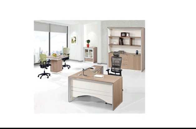 اثاث مكتبي راقي افخم انواع المكاتب من حيث الاشكال والجوده وتناسق الالوان